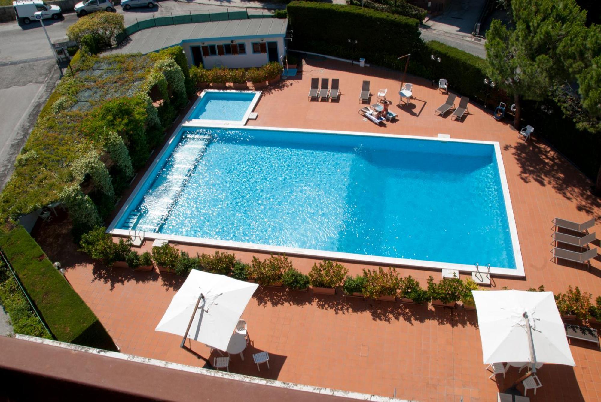 Hotel Touring Falconara Marittima Exterior photo