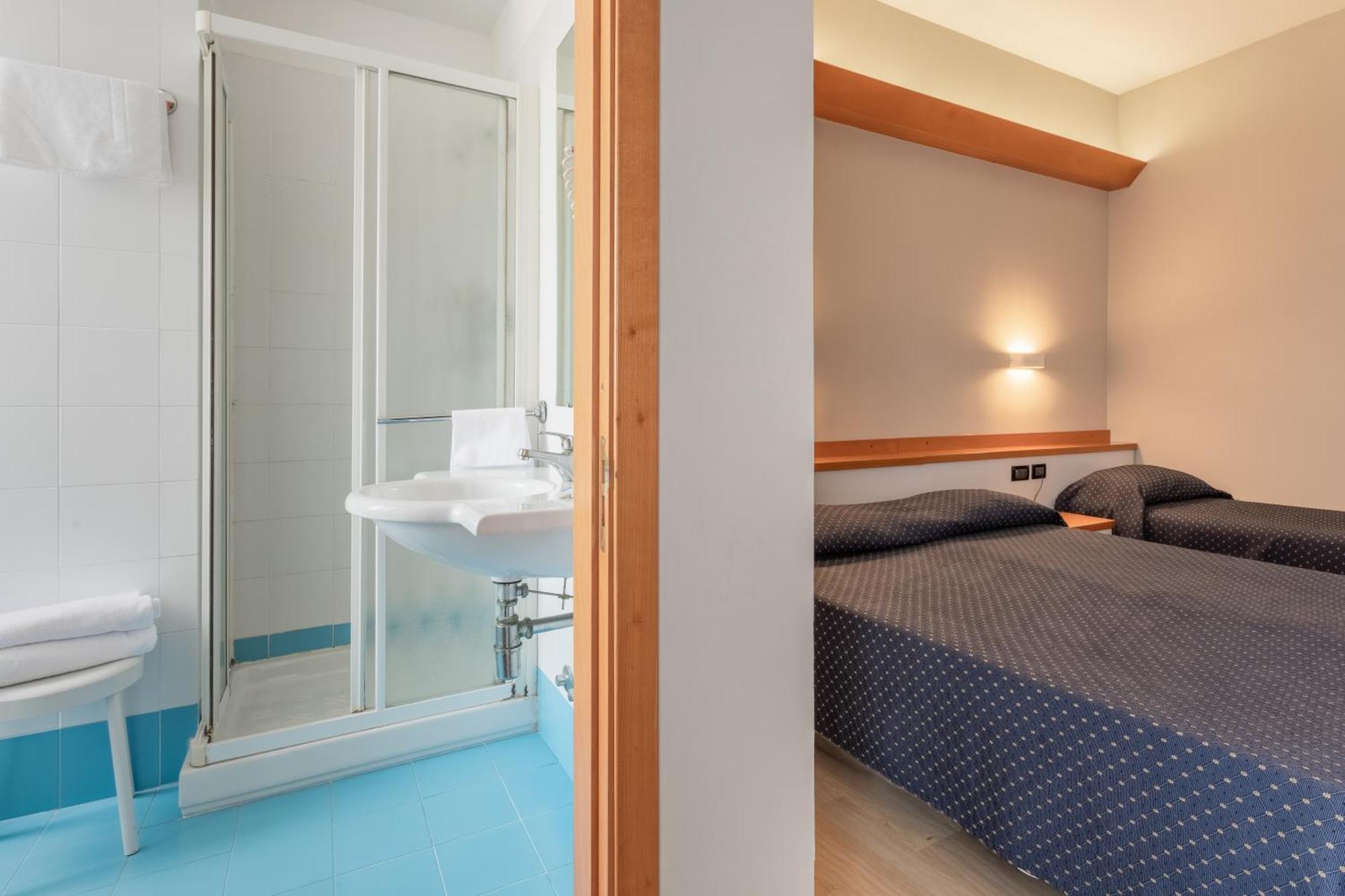 Hotel Touring Falconara Marittima Exterior photo