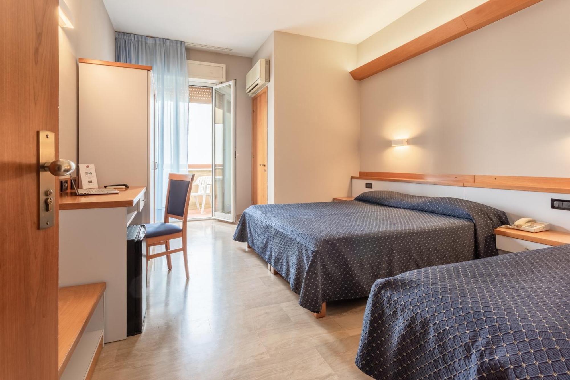 Hotel Touring Falconara Marittima Exterior photo