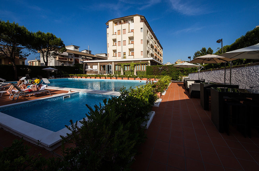 Hotel Touring Falconara Marittima Exterior photo
