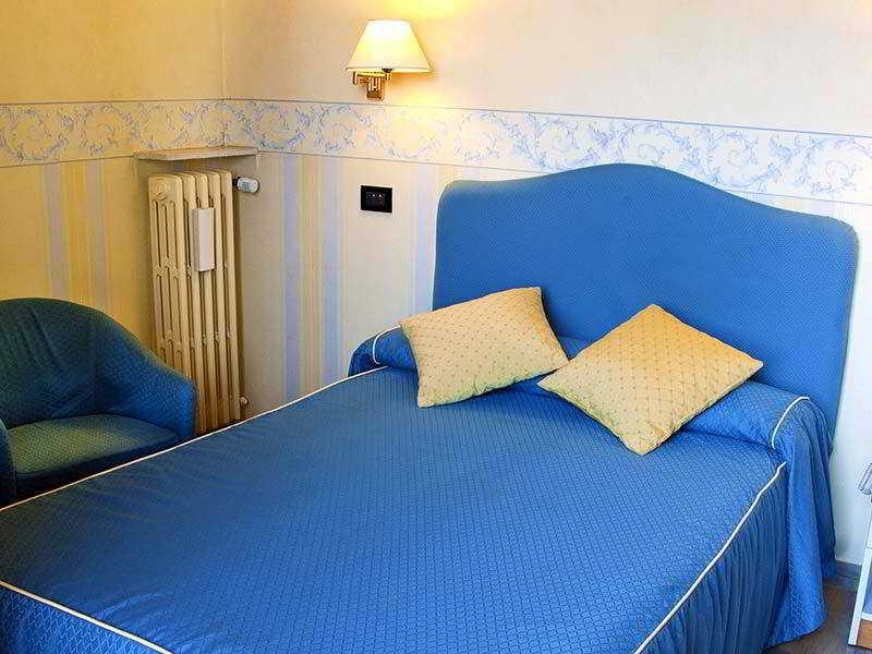 Hotel Touring Falconara Marittima Exterior photo